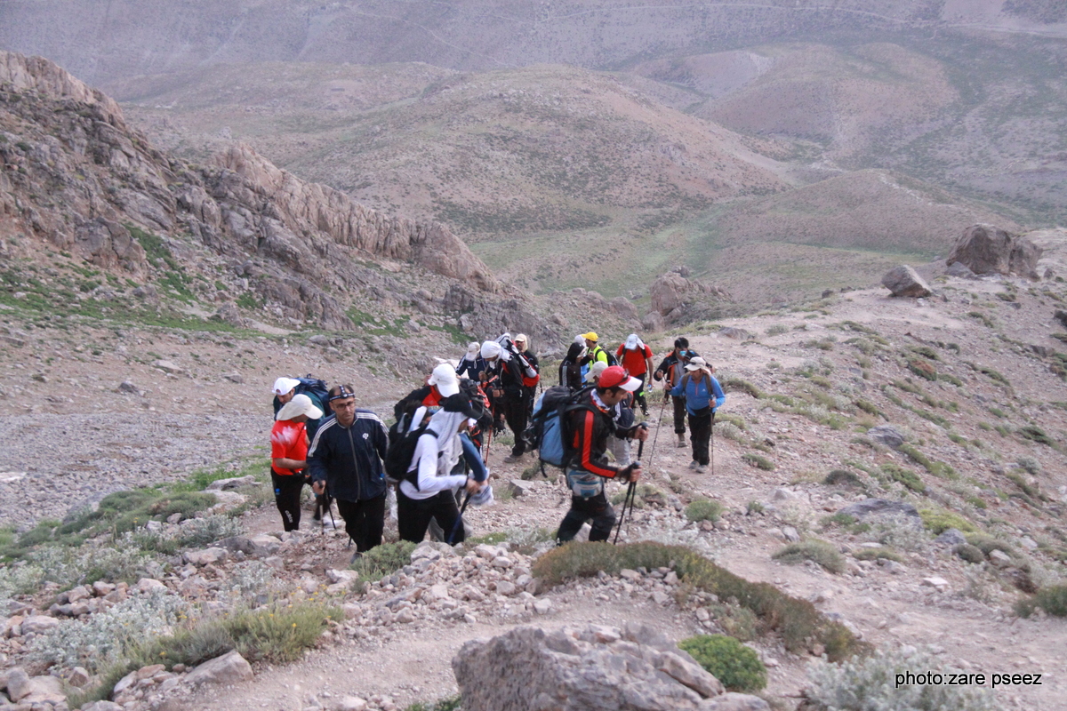 صعود کوهنوردان سازمان منطقه ویژه پارس به قله اشترانکوه 2 7