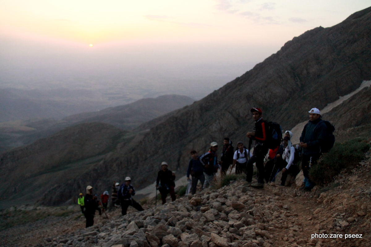 صعود کوهنوردان سازمان منطقه ویژه پارس به قله اشترانکوه 2 8
