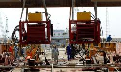 Building 5 IOOC Offshore Oil Rigs under way in Khorramshahr