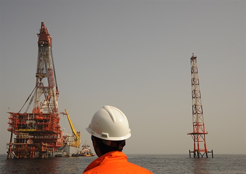 Iran Starts Gas Recovery from 2nd Phase 14 Platform