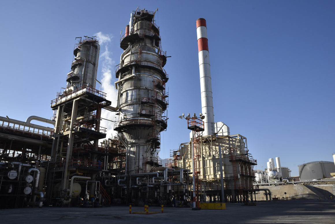 Isfahan Refinery Supplies 24% of Iran Refined Products