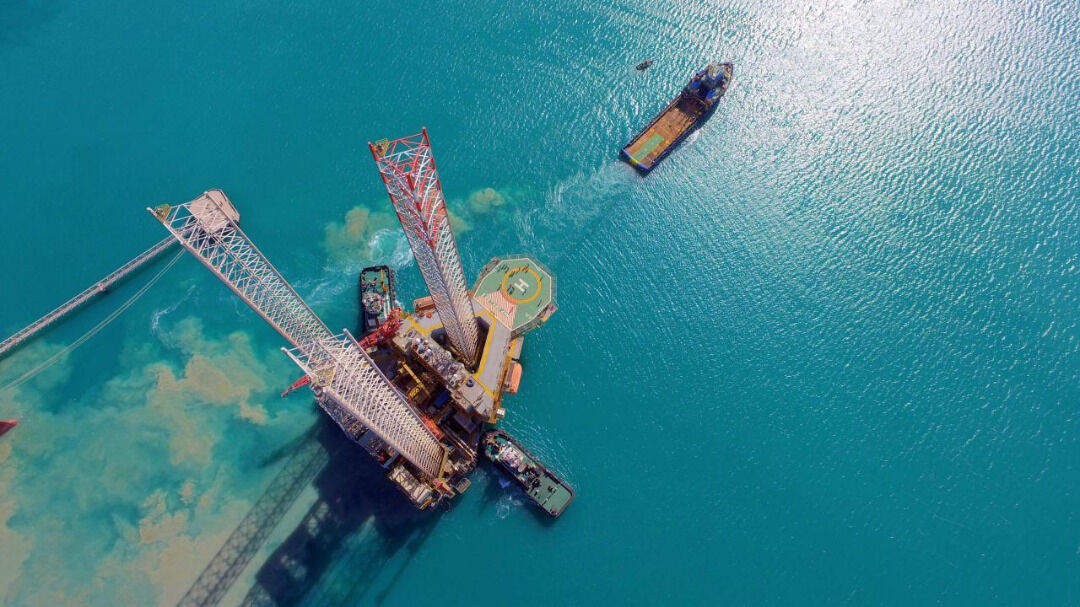 MD-1 Offshore Rig Moving towards South Pars Phase 11