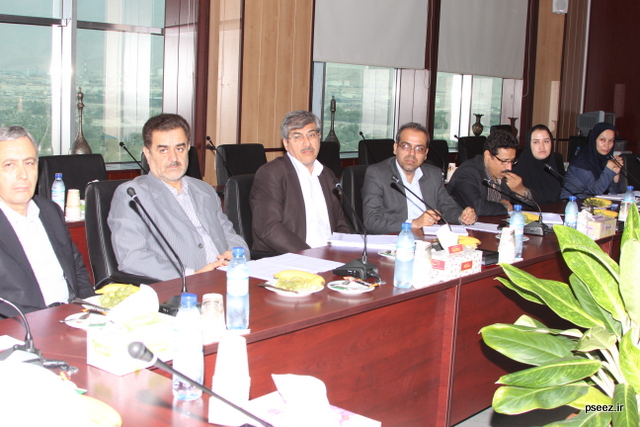 مشاور پژوهشی وزیر