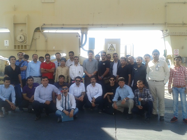 بازدید  <strong class='sis-keyword'>دانشجویان</strong> از بندر