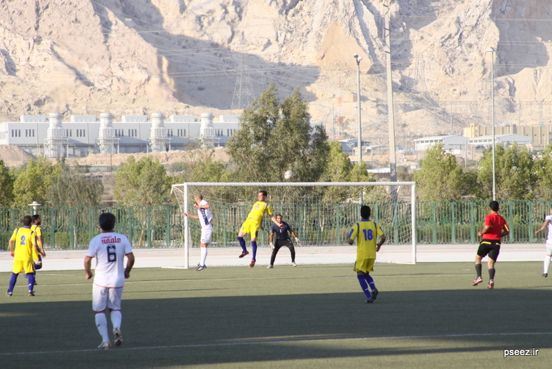 مصاف  <strong class='sis-keyword'>پیشکسوتان</strong> تیم ملی فوتبال با پارس جنوبی 11