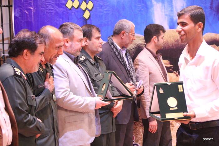 هشت سال پایداری 25