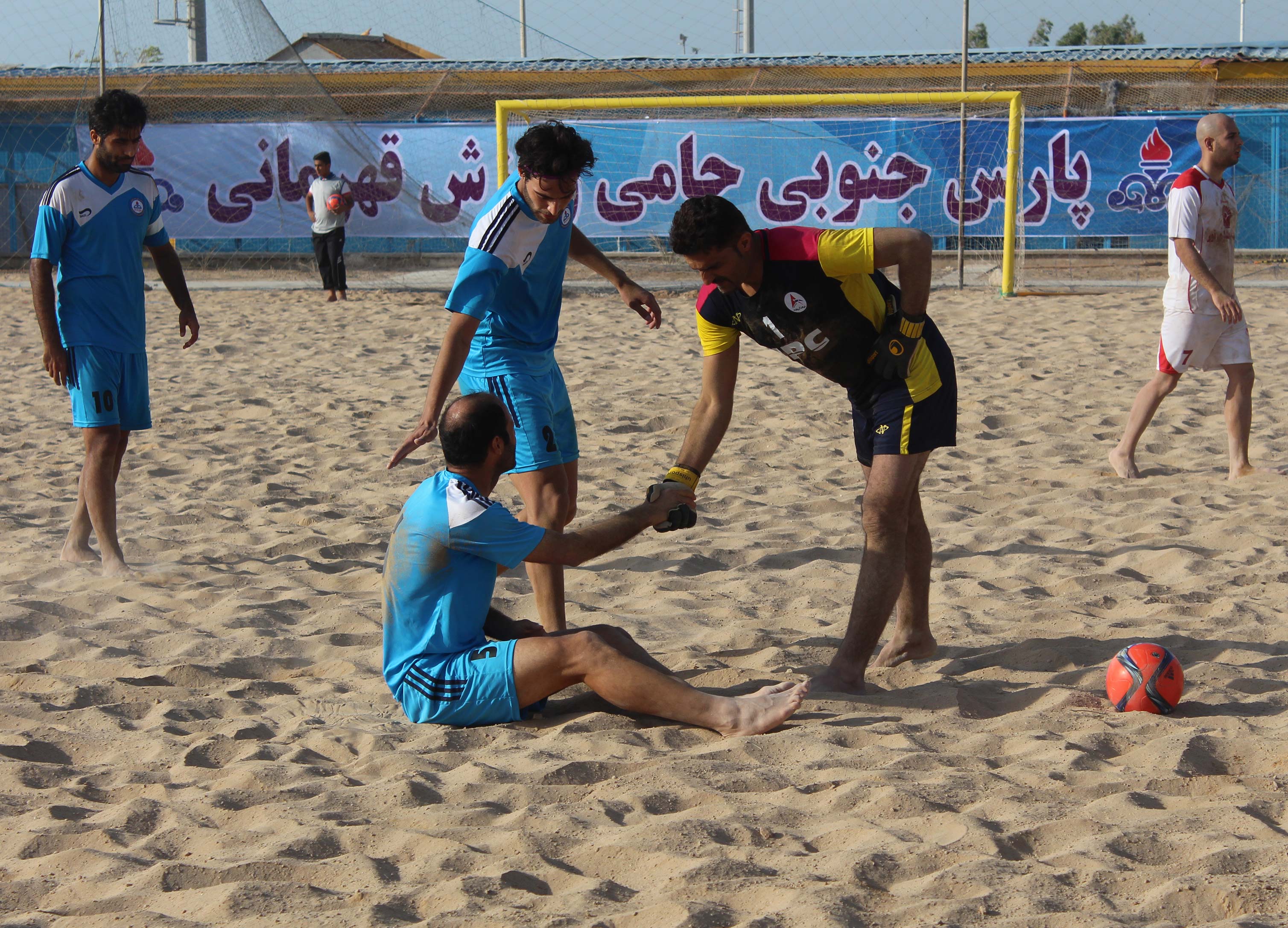 برد تیم فوتبال ساحلی پارس جنوبی مقابل ملوان بندر گز 10