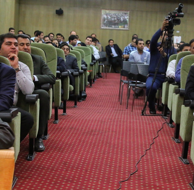 نشست و دیدار صمیمانه مدیر عامل سازمان با کارکنان 3