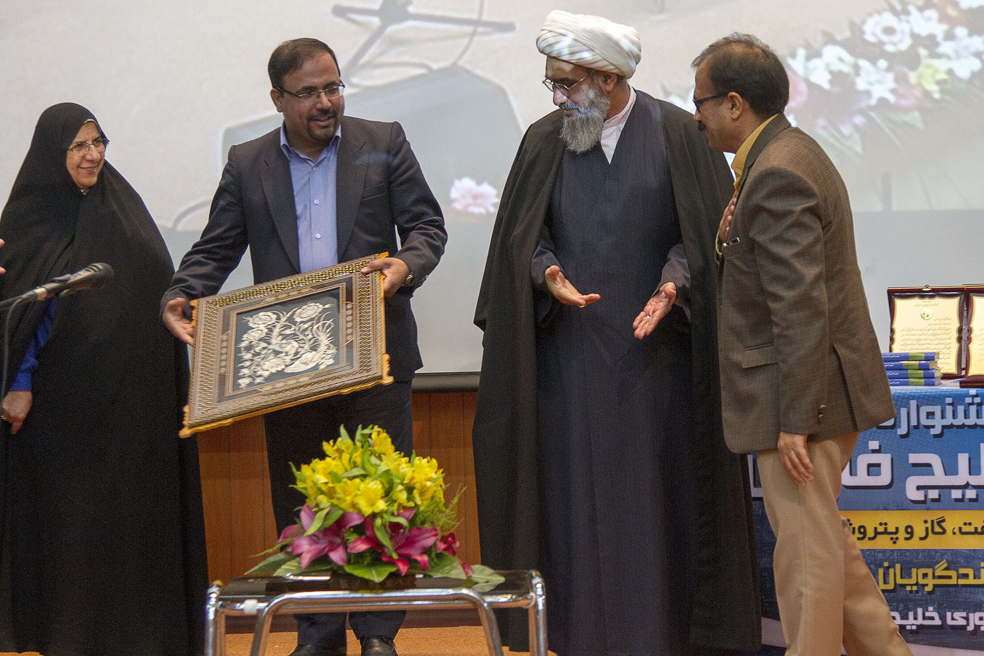 جشنواره  <strong class='sis-keyword'>دانایی محور</strong> 9