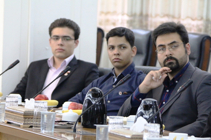 کمیته مشورتی  <strong class='sis-keyword'>جوانان</strong> 15