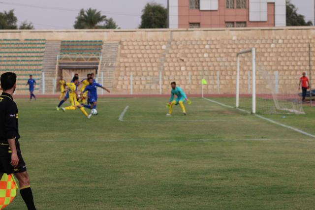دیدار دو تیم  <strong class='sis-keyword'>فوتبال</strong> پارس جنوبی جم و استقلال اهواز 2 4