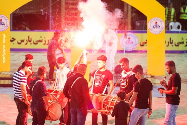 قهرمانی تیم  <strong class='sis-keyword'>فوتبال</strong>  <strong class='sis-keyword'>ساحلی</strong> 8