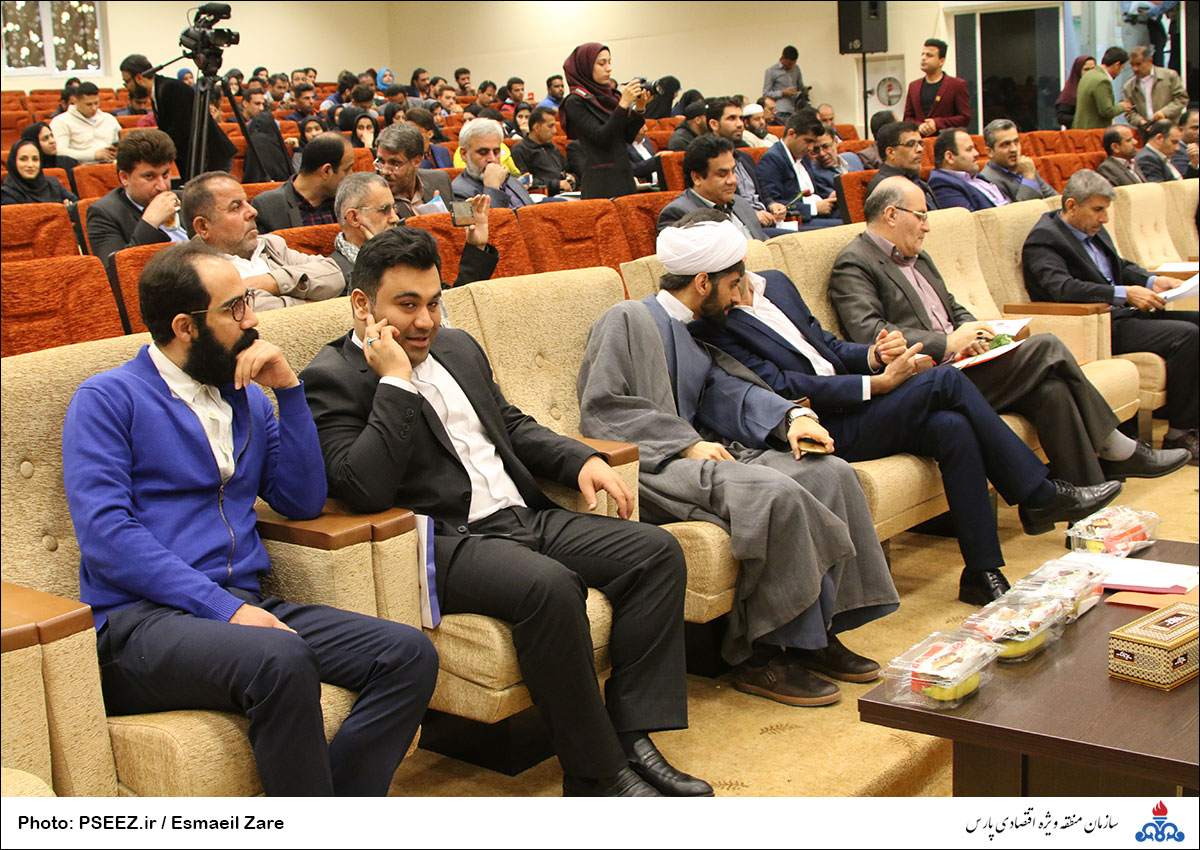 تجلیل از نخبگان  <strong class='sis-keyword'>کنگان</strong> 22