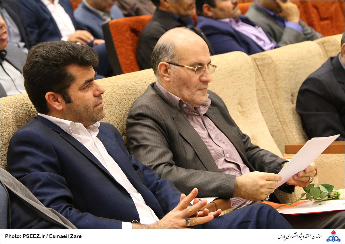 تجلیل از نخبگان  <strong class='sis-keyword'>کنگان</strong> 24