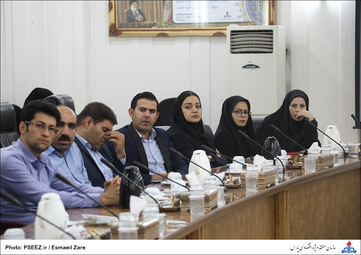 جلسه مدیر عامل و فرندان شاهد به مناسبت روز شهید 10