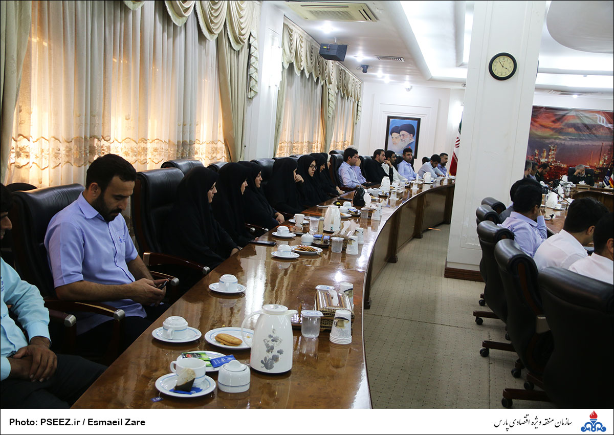 نشست بصیرتی  <strong class='sis-keyword'>عاشورا</strong> 4