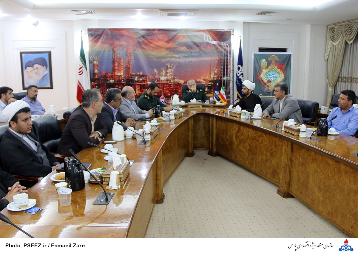 نشست بصیرتی  <strong class='sis-keyword'>عاشورا</strong> 6