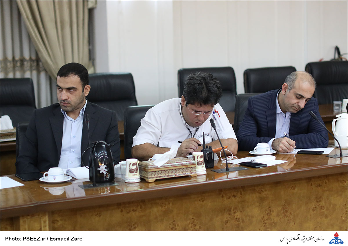 جلسه مدیرعامل و واحد اچ اس ای 20