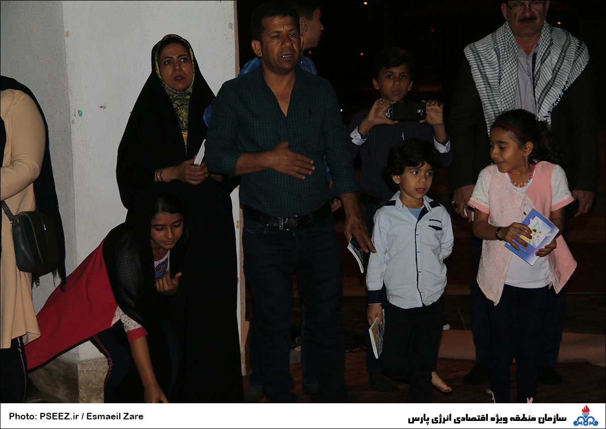 لحظه تحویل  <strong class='sis-keyword'>سال جدید</strong> در گلزار شهدای گمنام 3