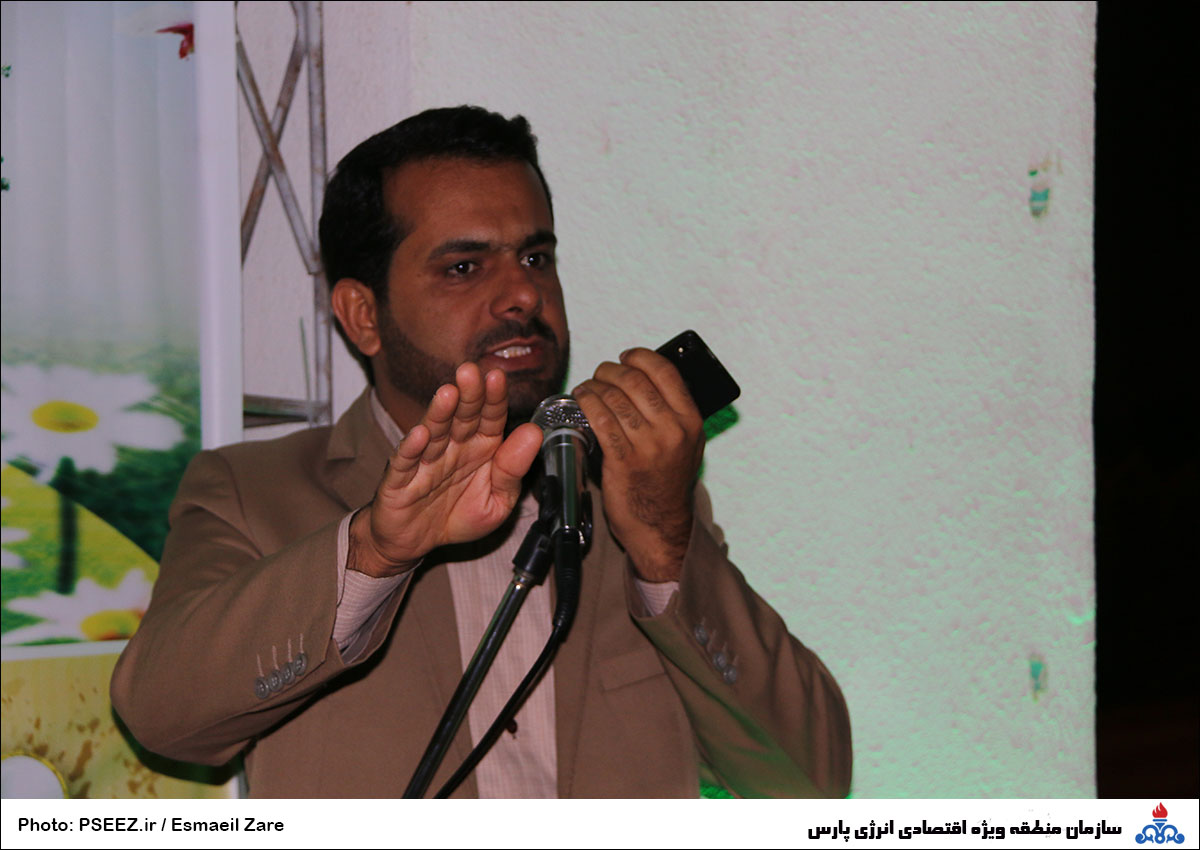 لحظه تحویل  <strong class='sis-keyword'>سال جدید</strong> در گلزار شهدای گمنام 5
