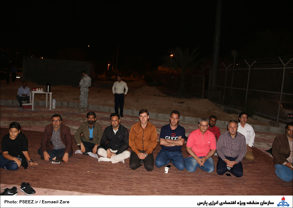 لحظه تحویل  <strong class='sis-keyword'>سال جدید</strong> در گلزار شهدای گمنام 6
