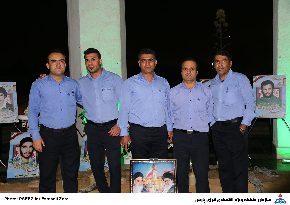 لحظه تحویل  <strong class='sis-keyword'>سال جدید</strong> در گلزار شهدای گمنام 11