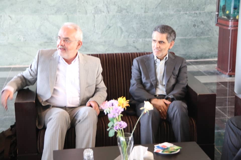معاون وزیر نفت در امور مهندسی 1