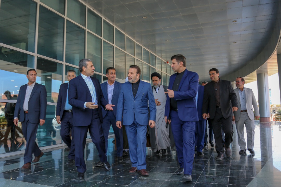 بازدید  <strong class='sis-keyword'>واعظی</strong>  19