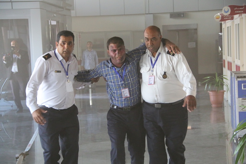 مانور  <strong class='sis-keyword'>تخلیه اضطراری</strong> فرودگاه 12