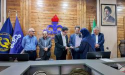 تجلیل از چهار نخبه تحت حمایت کمیته امداد در آیین اهدای بسته&zwnj;های آموزشی توسط سازمان منطقه ویژه پارس