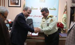 مدیرعامل سازمان منطقه ویژه پارس از فرمانده انتظامی شهرستان عسلویه تجلیل کرد