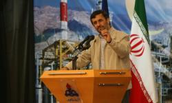 صنعت نفت برای توسعه صنایع پایین دستی پتروشیمی تلاش کند