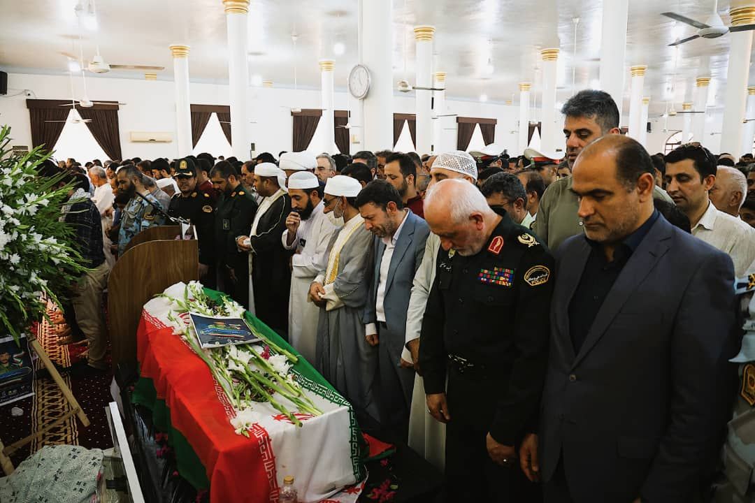 تشییع پیکر شهید مدافع امنیت، احمد عبدالله&zwnj;زاده در زادگاهش نخل تقی