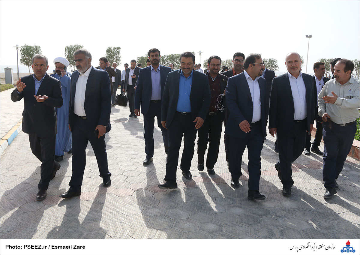 بازدید وزیر نفت و اعضای کمیسیون انرژی مجلس شورای اسلامی از فازهای در حال توسعه پارس جنوبی