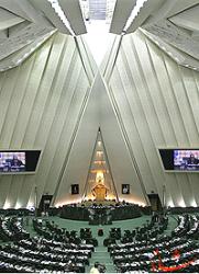 حمایت مجلس از وزارت نفت برای برداشت مناسب از میدان های مشترک