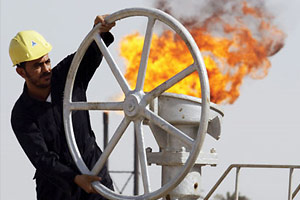 دولت به تدوین آیین&zwnj;نامه پرداخت حقوق کارکنان واحدهای عملیاتی وزارت نفت ملزم شد