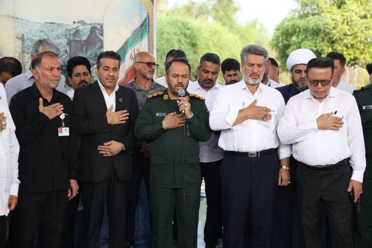 آیین عطرافشانی مزار شهدای گمنام سازمان منطقه ویژه پارس برگزار شد