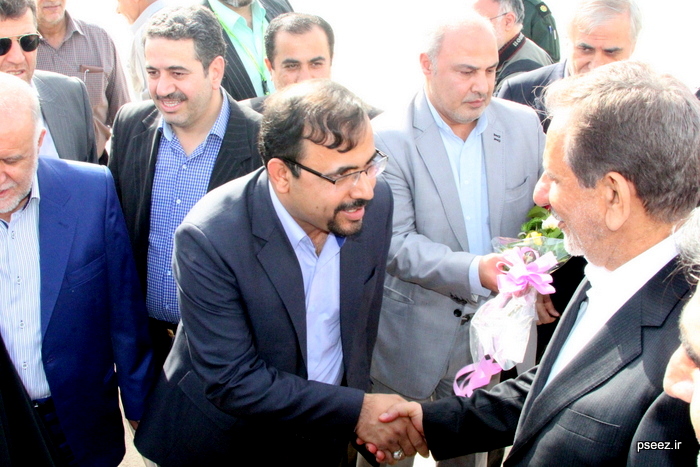 گزارش تصویری/معاون اول رییس جمهور وارد فرودگاه خلیج فارس عسلویه شد