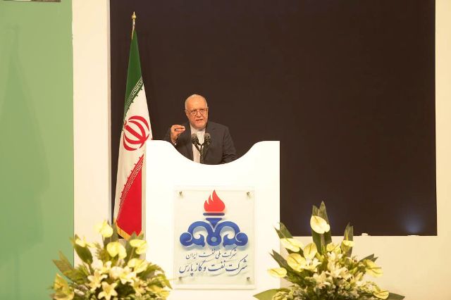 وزیر نفت:
پارس جنوبی نماد و آینه تمام نمای اقتصاد مقاومتی است