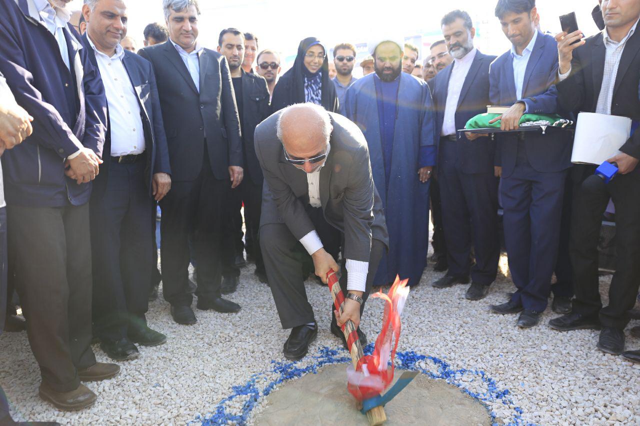 آیین کلنگ زنی تاسیسات آب شیرین کن سیراف جم