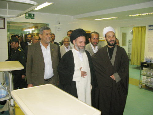 گزارش تصویری// آیت الله حسینی بوشهری از بیمارستان توحید جم بازدید کرد