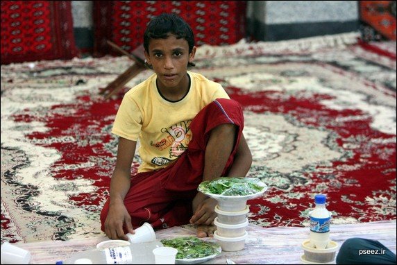 گزارش تصویری/ افطار با ایتام بخش عسلویه