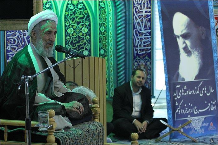 امام خمینی با تاسیس ولایت فقیه در کشور انقلاب را بیمه کرد