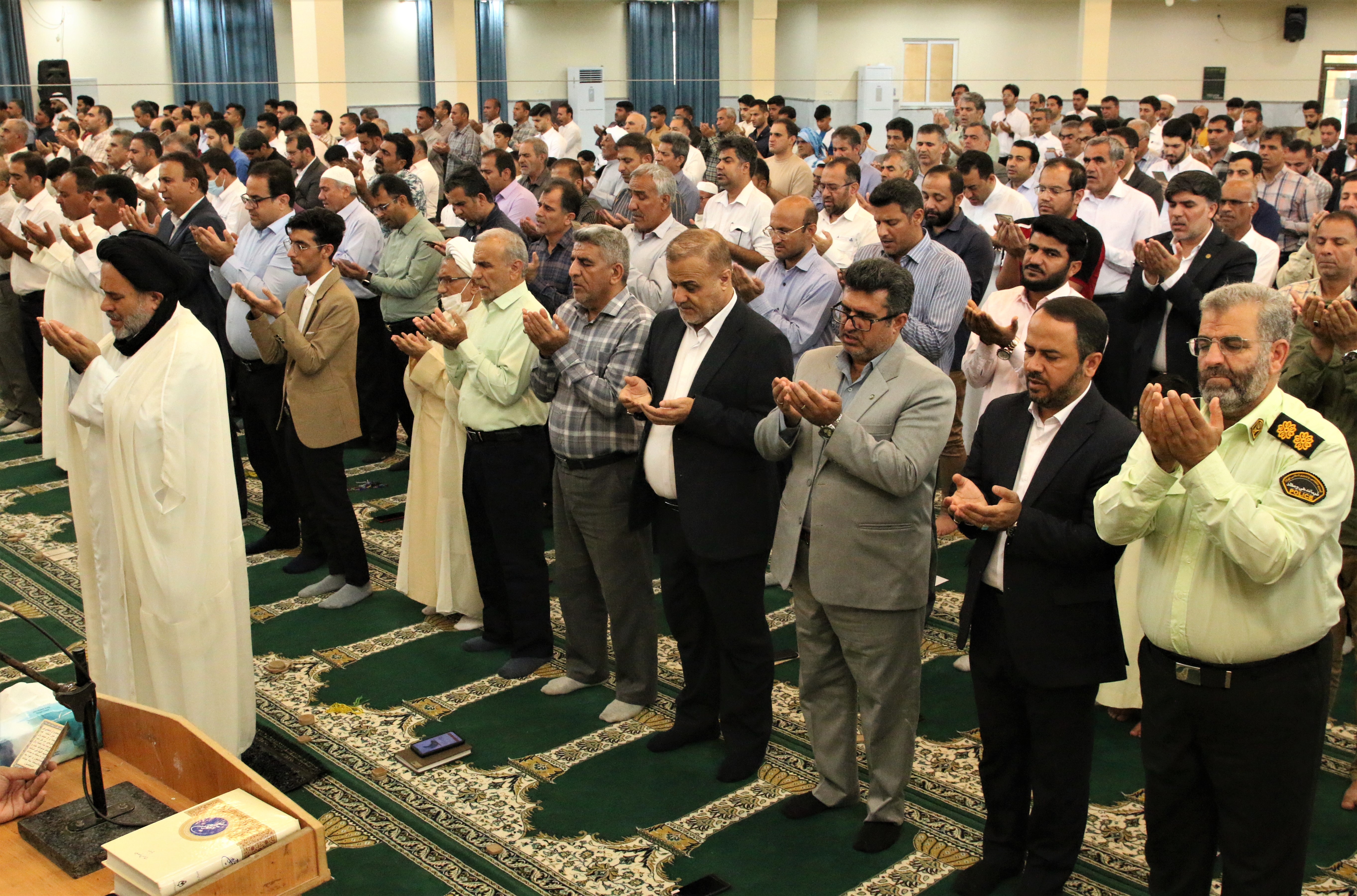 نماز عید فطر در مصلی شهر عسلویه برگزار شد