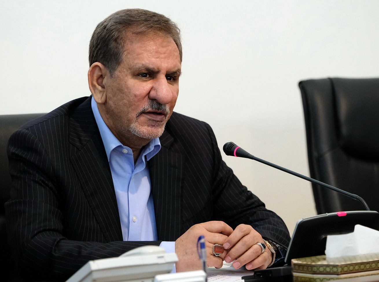 خلق منابع جدید غیر نفتی و صرفه جویی در هزینه&zwnj;ها؛ 2 راهکار اداره کشور