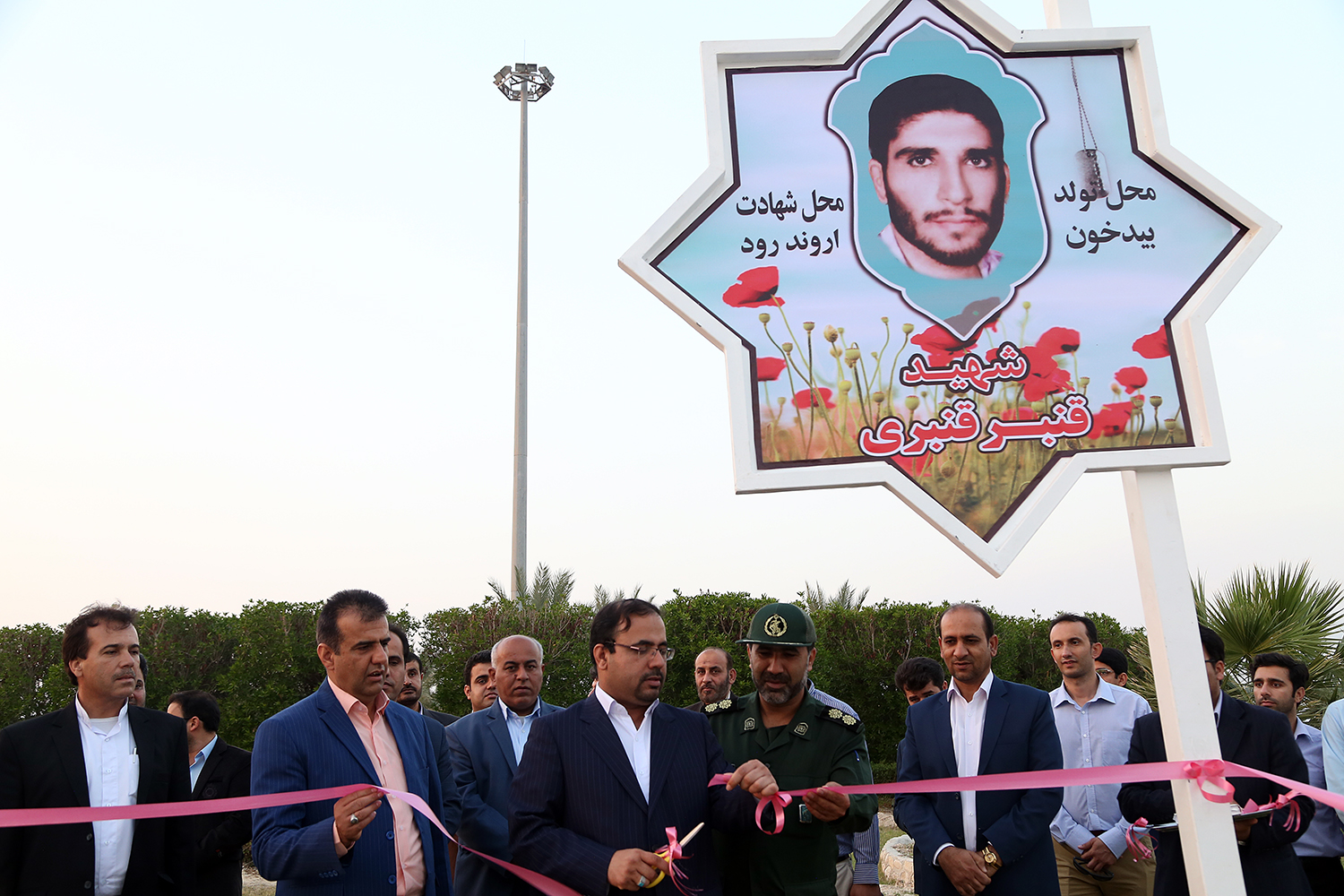 میدانی به نام شهداء درعسلویه نامگذاری و افتتاح شد
