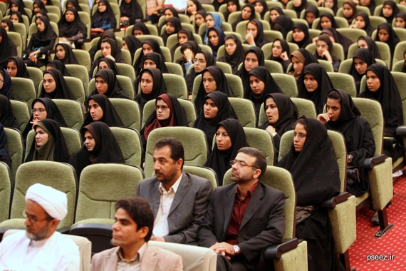 گزارش تصویری/ مراسم تقدیر از دانشجویان و اساتید نمونه دانشگاه پیام نور عسلویه(1)