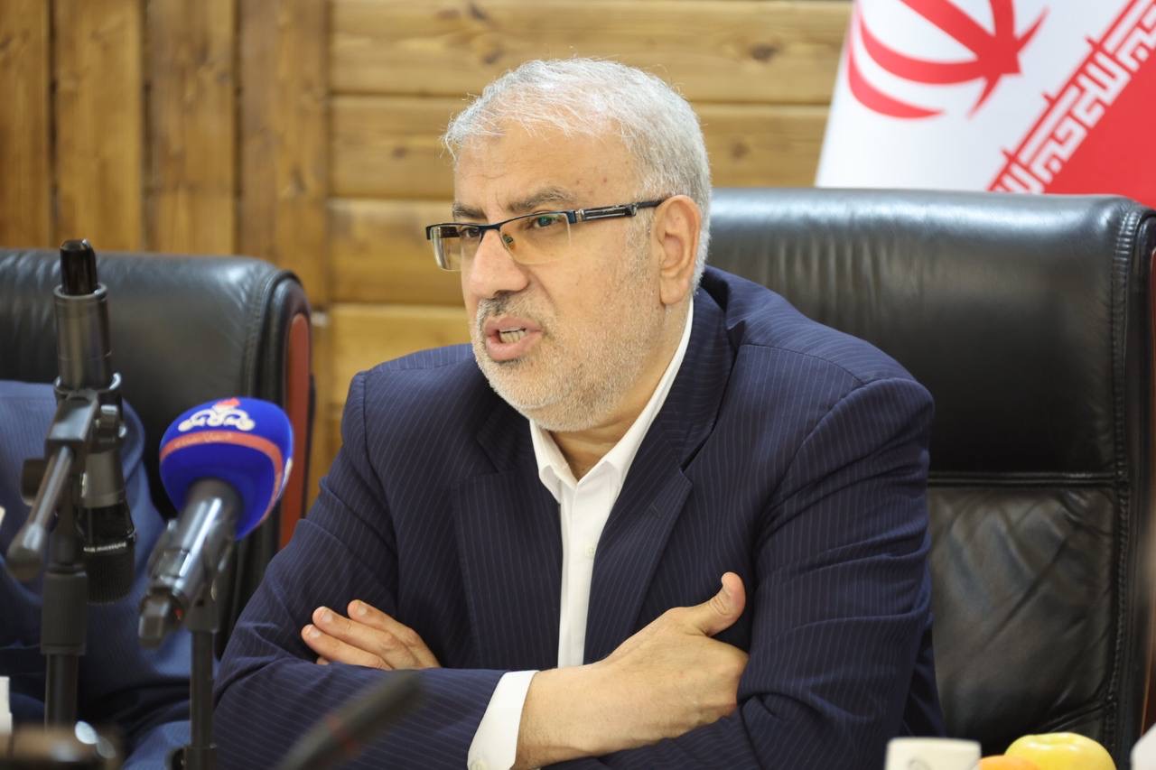 حقوق و مزایای نیروهای کارگری و پیمانکاری شرکت های مستقر در منطقه ویژه اقتصادی انرژی پارس به موقع پرداخت شود